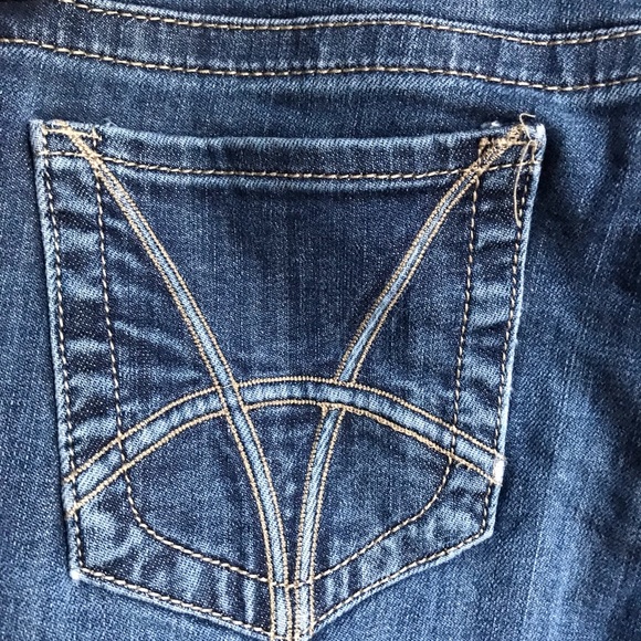 KUT from the KLOTH Distressed Straight Leg 4 - Picture 3 of 4